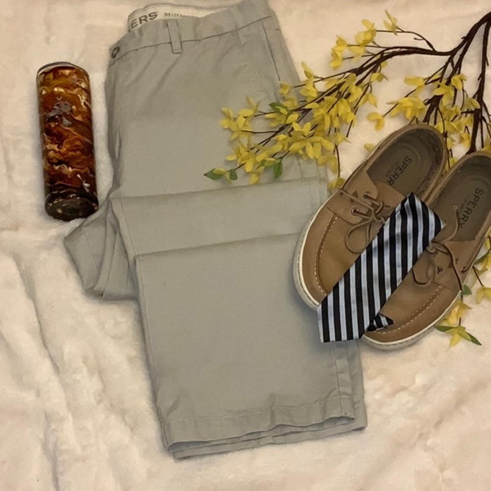 Dockers khakis